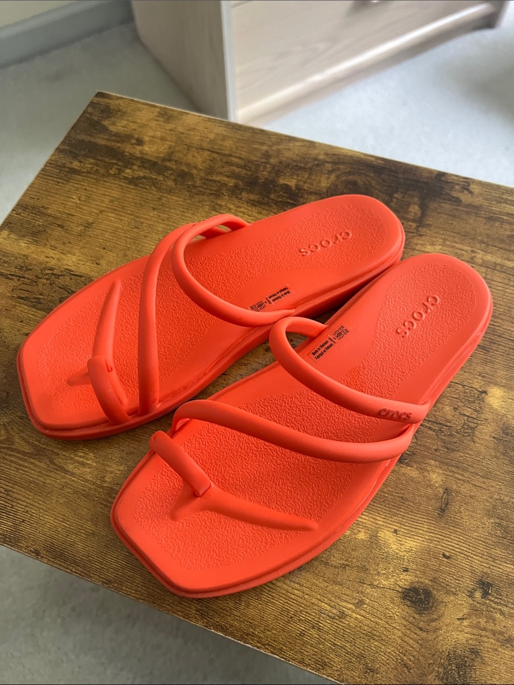 CROCS Women's Bright Orange Strappy Slide Sandals - Picture 3 of 5